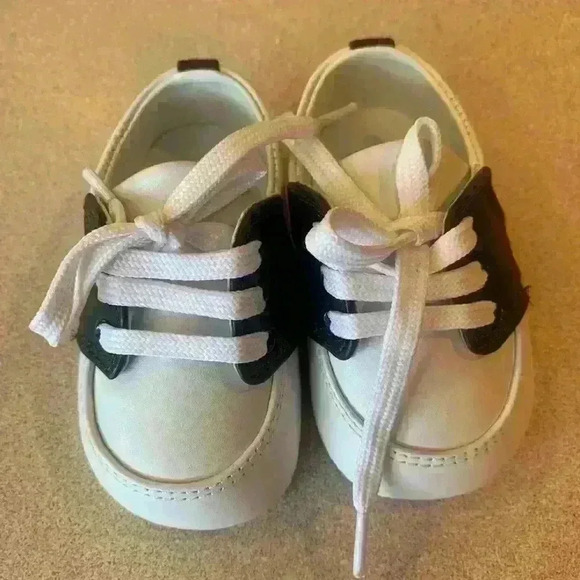 Baby Deer Other - NWT BABY DEER SIZE 2 SHOES